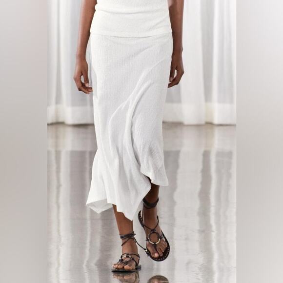 Zara ASYMMETRICAL SKIRT IN RIBBED FABRIC - Picture 4 of 15